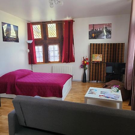 Appartement Du Vieux ทรัวส์ ภายนอก รูปภาพ