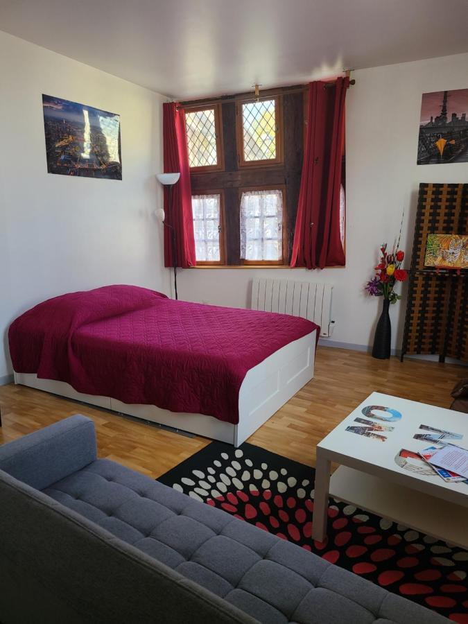 Appartement Du Vieux ทรัวส์ ภายนอก รูปภาพ