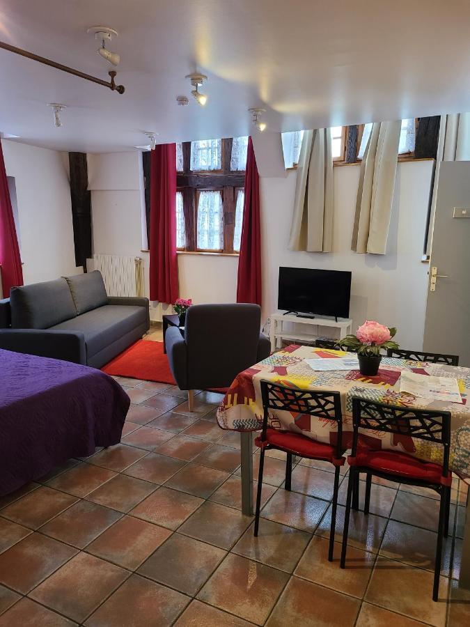 Appartement Du Vieux ทรัวส์ ภายนอก รูปภาพ